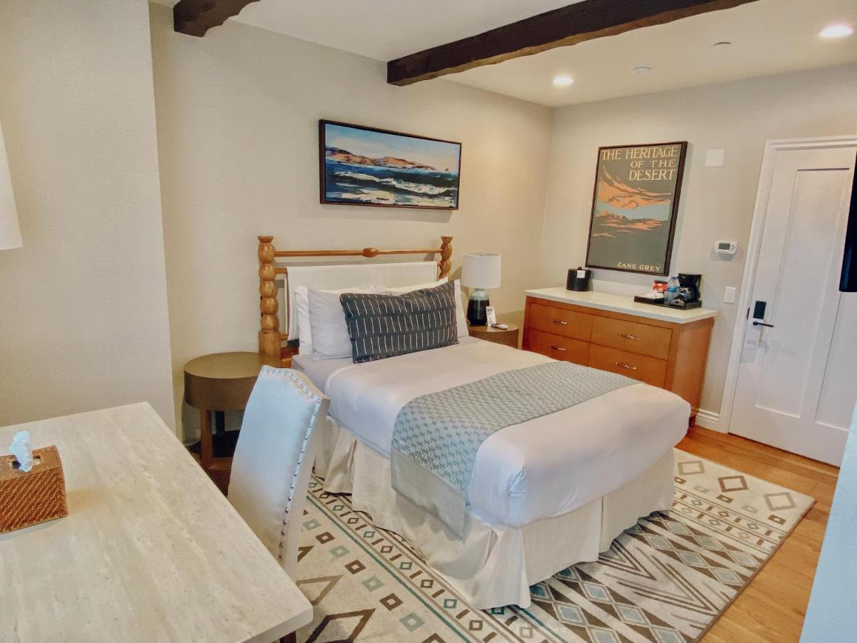 Hotel Zane Grey Pueblo Avalon